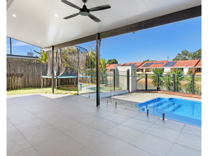 5 Reef Court, Mermaid Waters QLD 4218