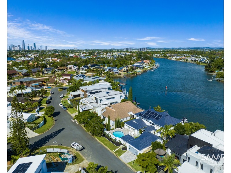 15 Donegal Crescent, Sorrento QLD 4217