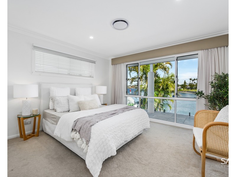 15 Donegal Crescent, Sorrento QLD 4217