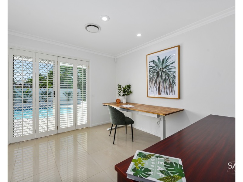 15 Donegal Crescent, Sorrento QLD 4217