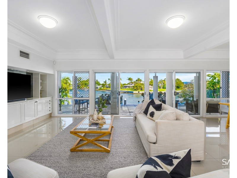 15 Donegal Crescent, Sorrento QLD 4217