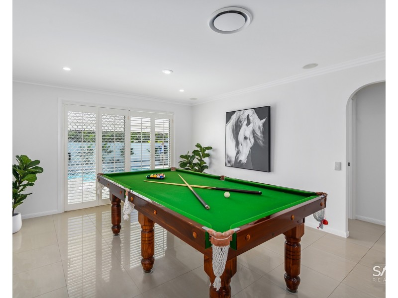 15 Donegal Crescent, Sorrento QLD 4217