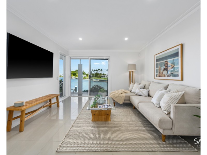 15 Donegal Crescent, Sorrento QLD 4217