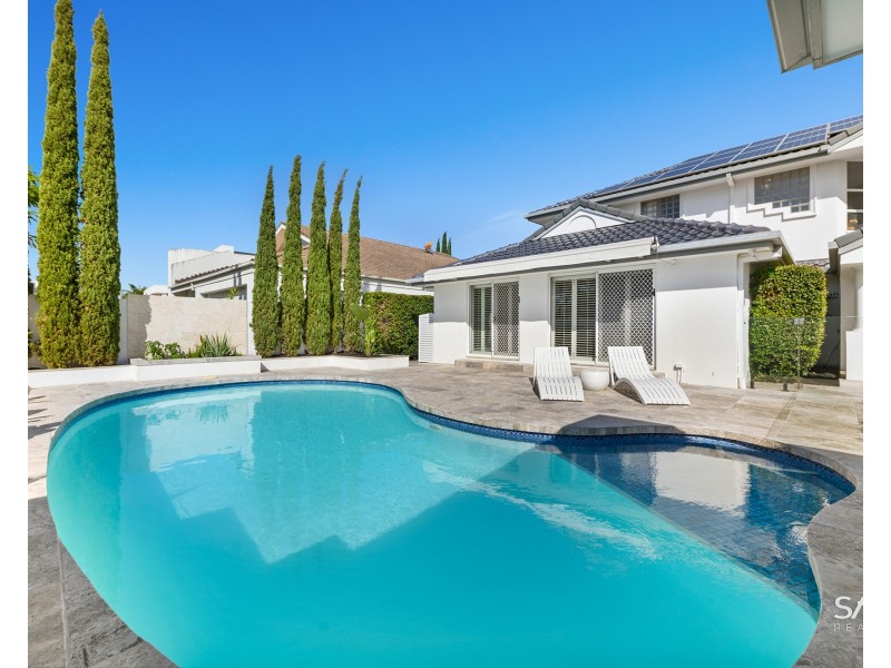 15 Donegal Crescent, Sorrento QLD 4217