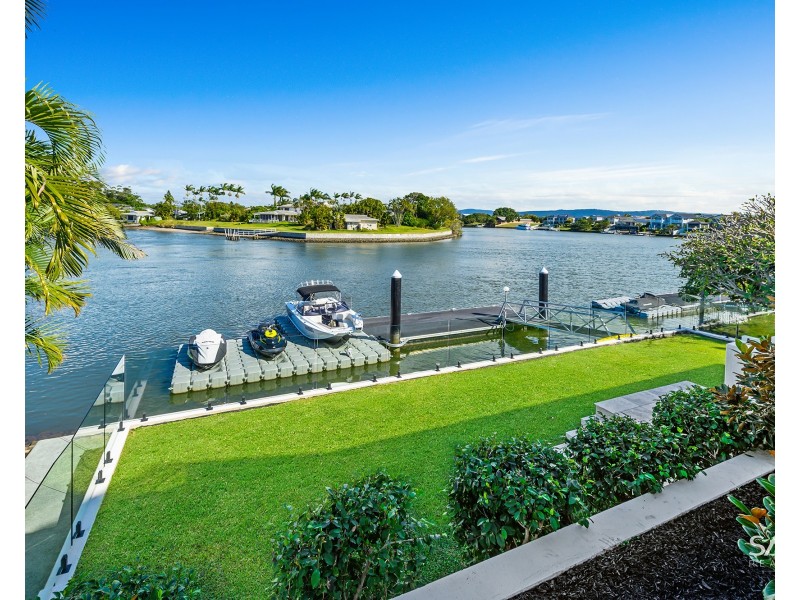 15 Donegal Crescent, Sorrento QLD 4217