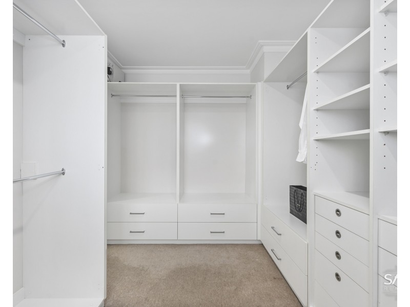 15 Donegal Crescent, Sorrento QLD 4217