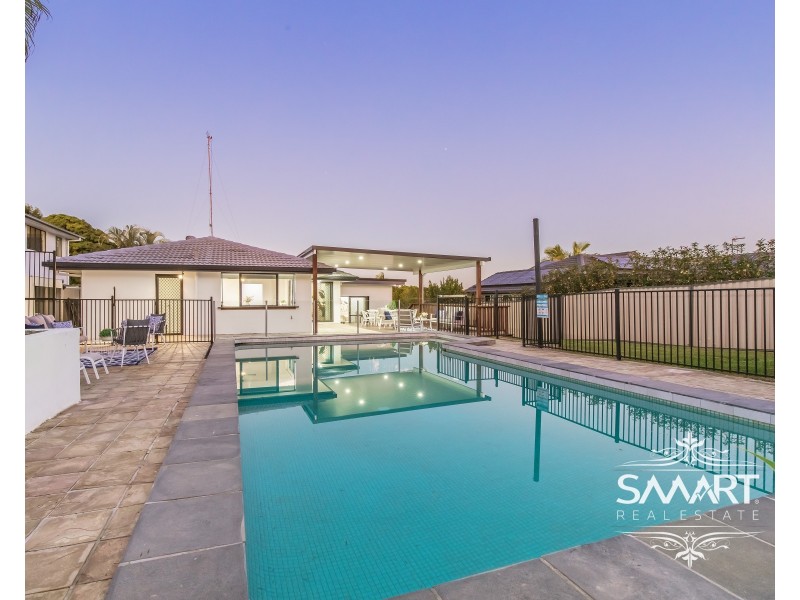 10 Ocean View Street, Benowa QLD 4217