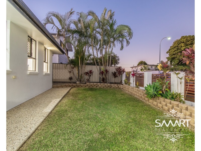 10 Ocean View Street, Benowa QLD 4217