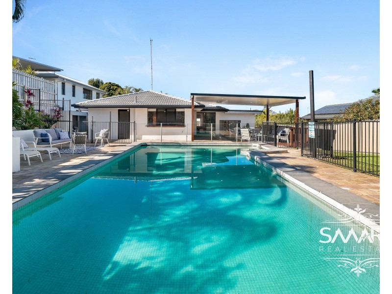 10 Ocean View Street, Benowa QLD 4217