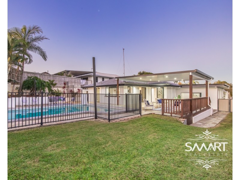 10 Ocean View Street, Benowa QLD 4217