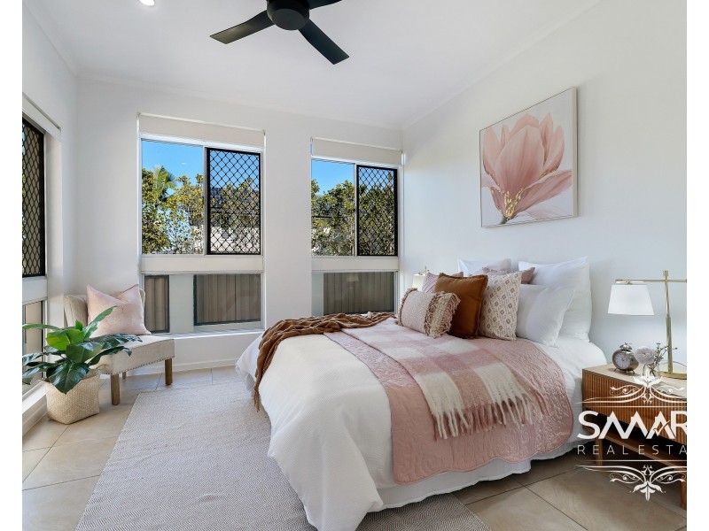 10 Ocean View Street, Benowa QLD 4217