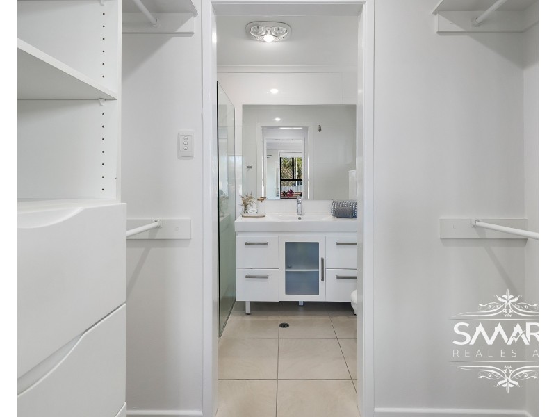 10 Ocean View Street, Benowa QLD 4217