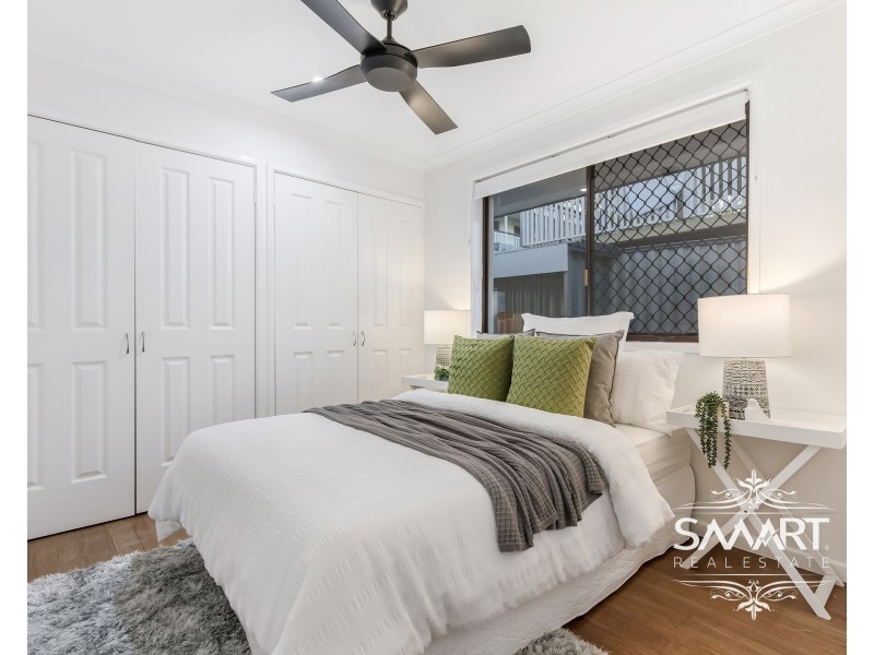 10 Ocean View Street, Benowa QLD 4217