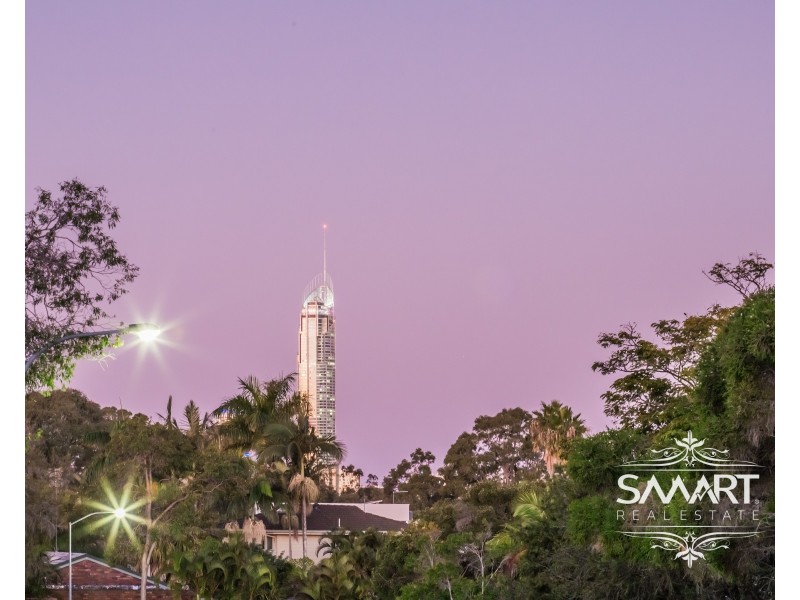 10 Ocean View Street, Benowa QLD 4217
