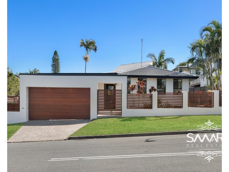 10 Ocean View Street, Benowa QLD 4217