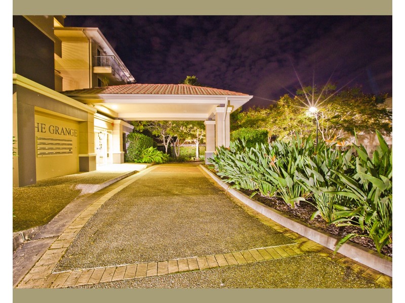 8488 Magnolia Drive East, Hope Island QLD 4212