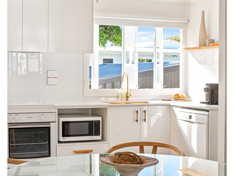 11 Kingsley Street, Labrador QLD 4215