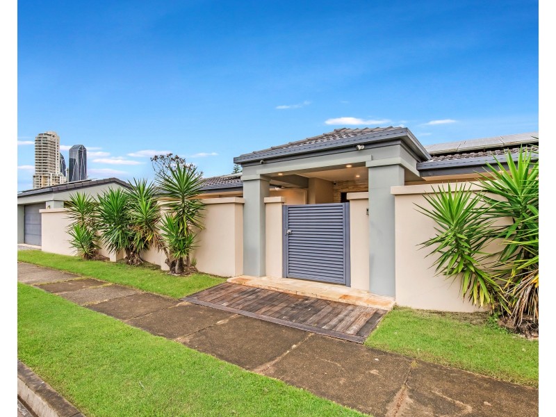 16 Verona Avenue, Isle Of Capri QLD 4217