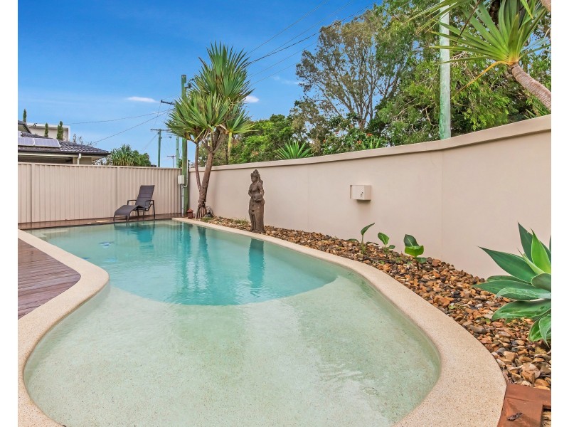 16 Verona Avenue, Isle Of Capri QLD 4217