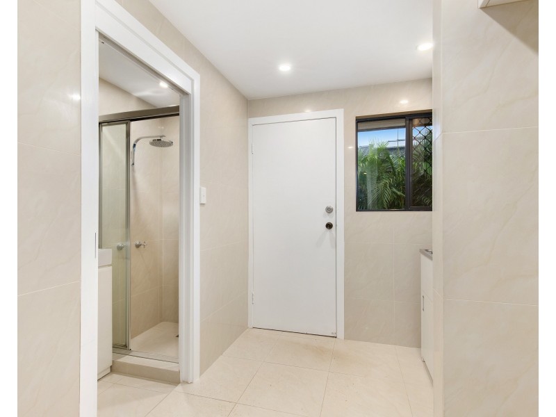 16 Verona Avenue, Isle Of Capri QLD 4217