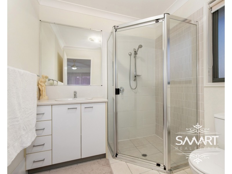 11 Rimu Place, Molendinar QLD 4214