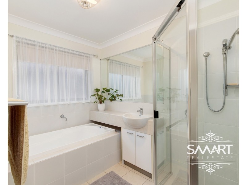 11 Rimu Place, Molendinar QLD 4214