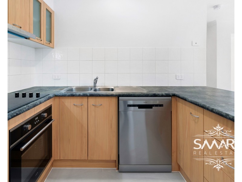 4/63 Muir Street, Labrador QLD 4215