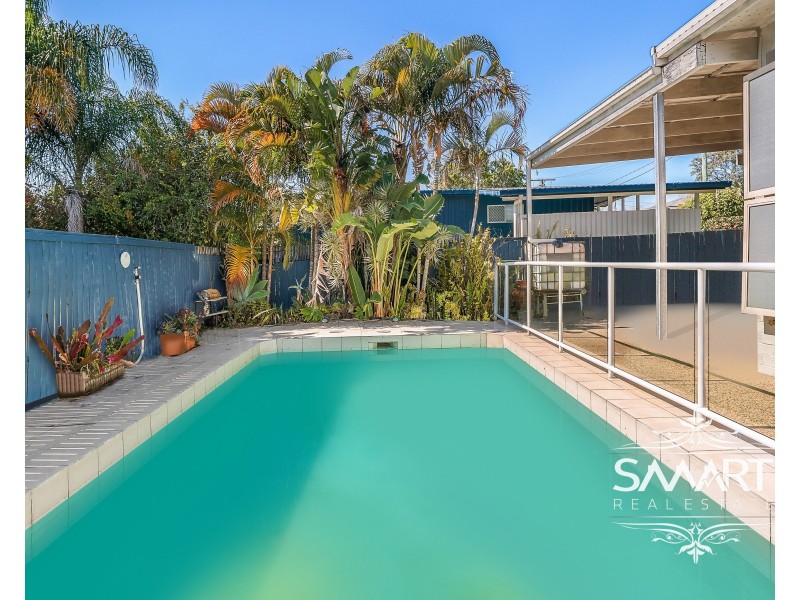 33 Heydon Avenue, Labrador QLD 4215