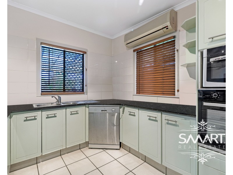 33 Heydon Avenue, Labrador QLD 4215