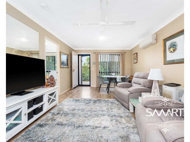 1/129 Muir Street, Labrador QLD 4215