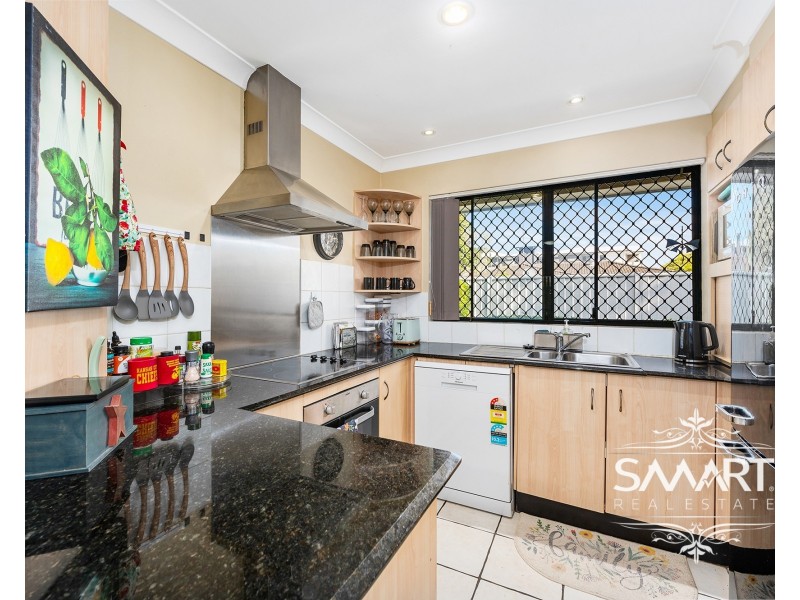 1/129 Muir Street, Labrador QLD 4215