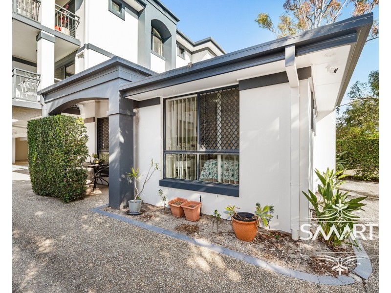 1/129 Muir Street, Labrador QLD 4215