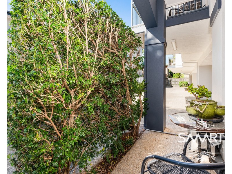 1/129 Muir Street, Labrador QLD 4215