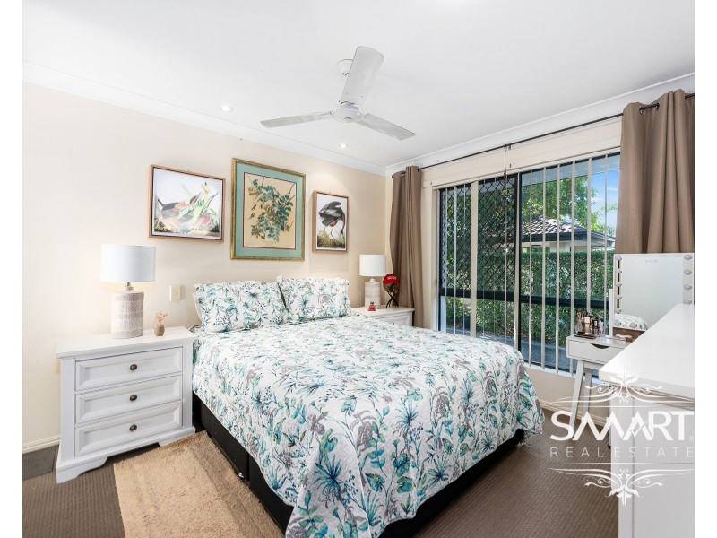 1/129 Muir Street, Labrador QLD 4215