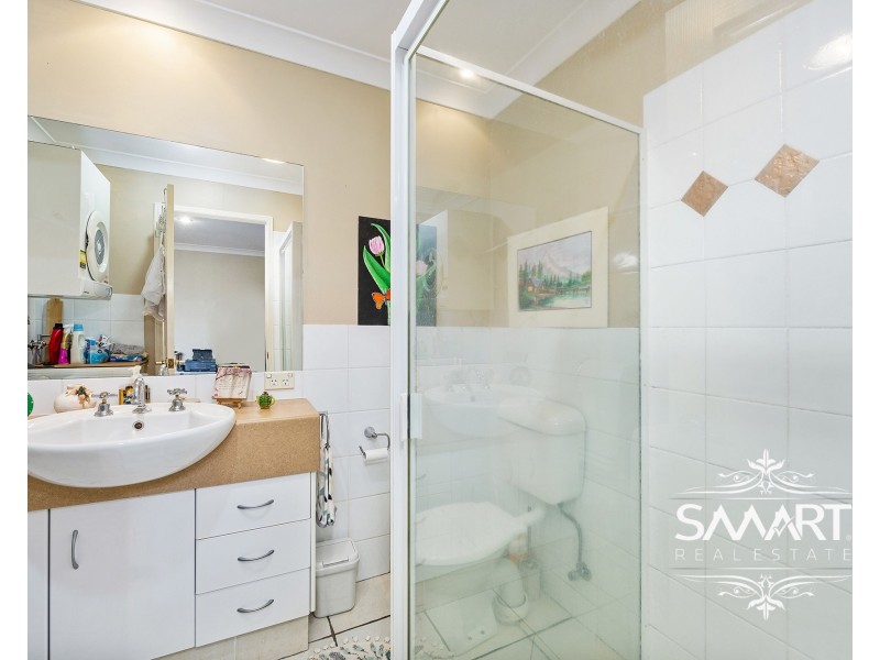 1/129 Muir Street, Labrador QLD 4215