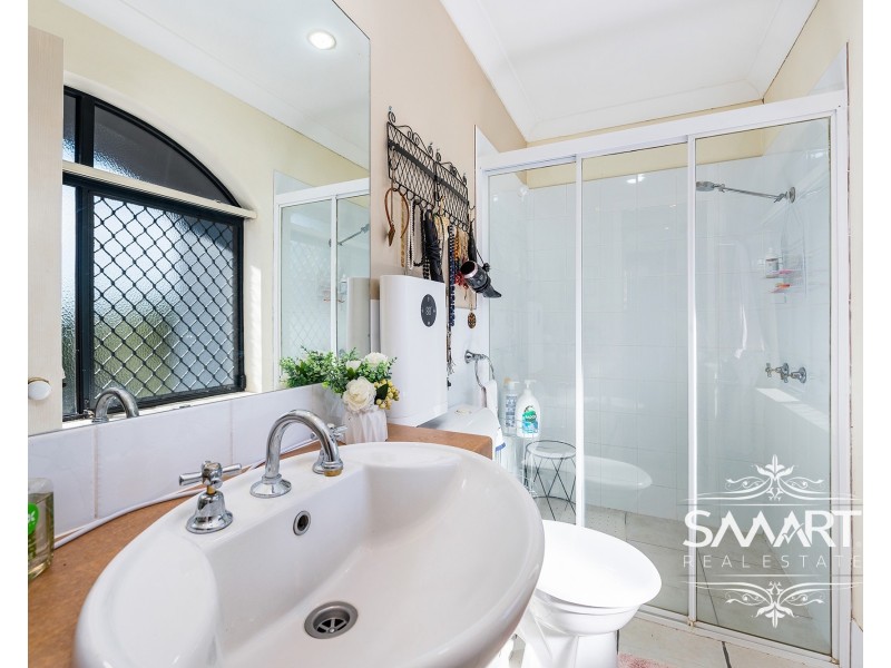 1/129 Muir Street, Labrador QLD 4215