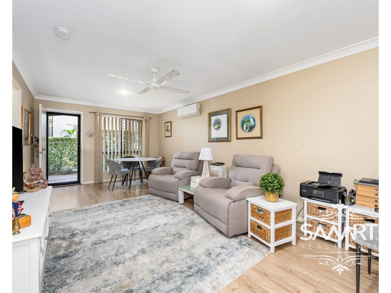 1/129 Muir Street, Labrador QLD 4215