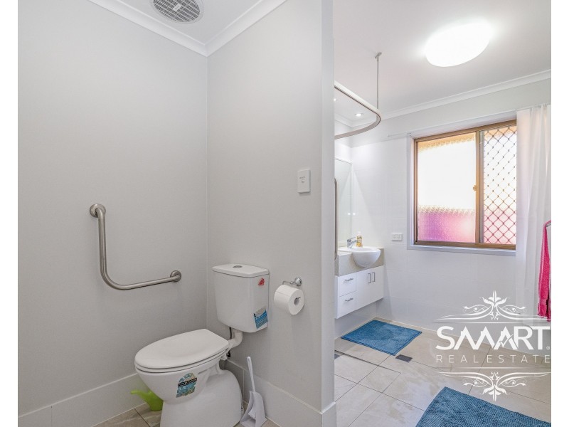 2/35 Saint Kevins Avenue, Benowa QLD 4217