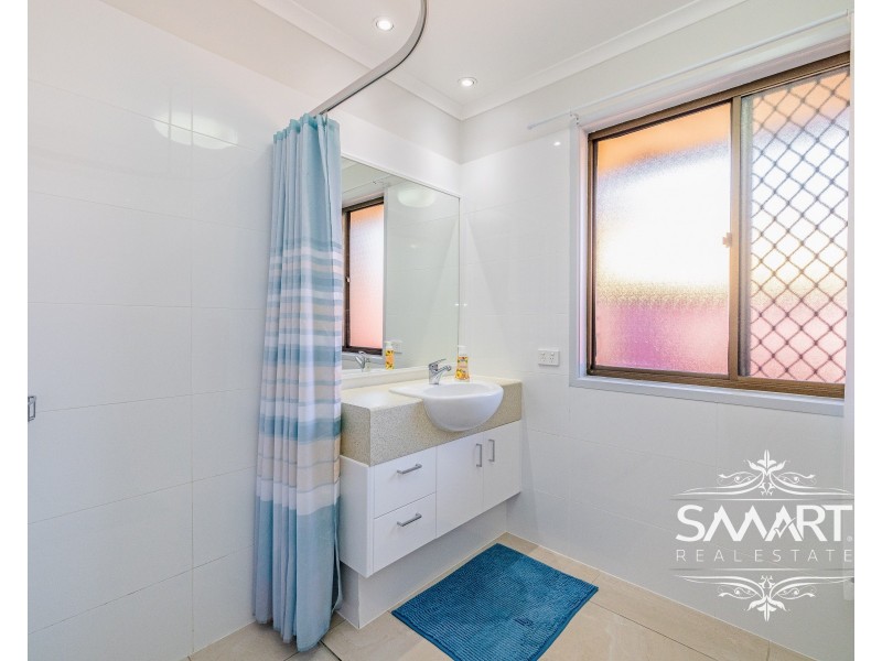 2/35 Saint Kevins Avenue, Benowa QLD 4217