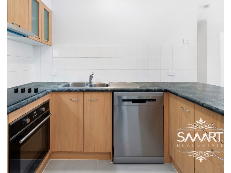 4/63 Muir Street, Labrador QLD 4215