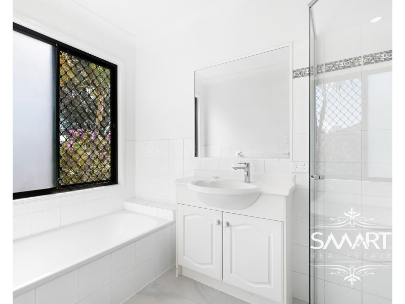 4/63 Muir Street, Labrador QLD 4215