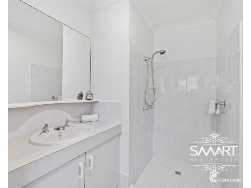 28 Balfour Crescent, Highland Park QLD 4211