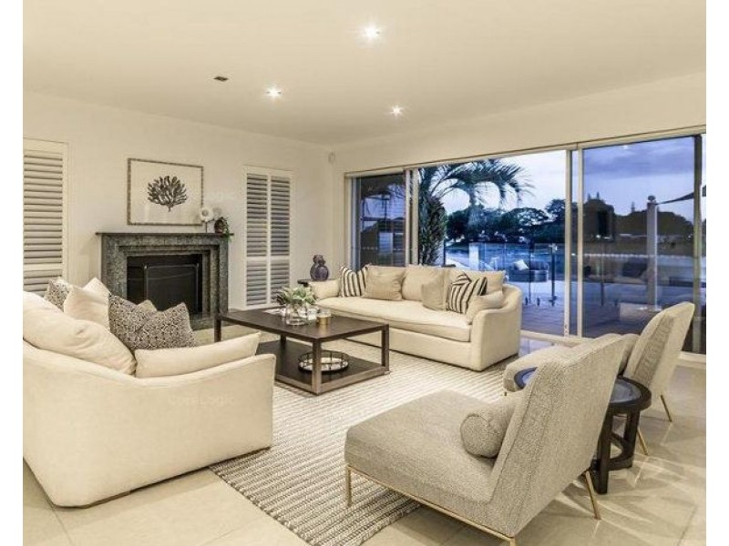 102 Cabana Boulevard, Benowa Waters QLD 4217