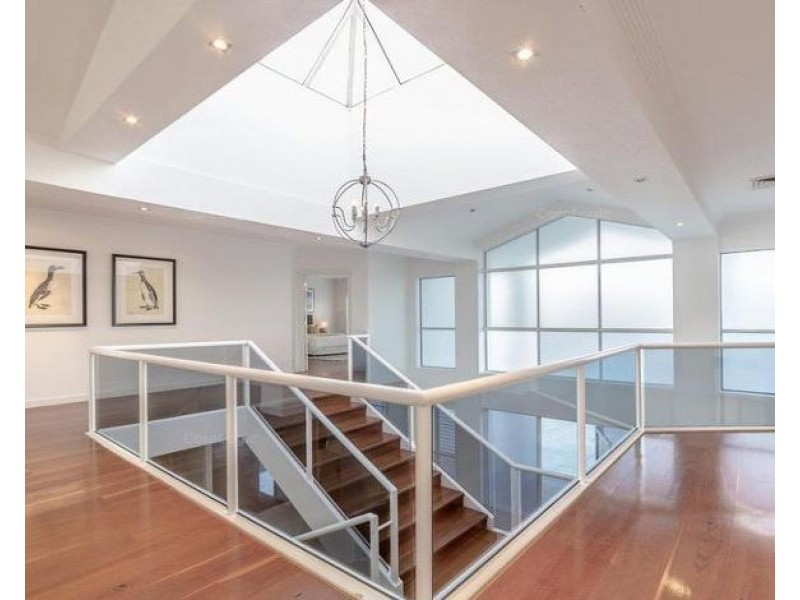 102 Cabana Boulevard, Benowa Waters QLD 4217