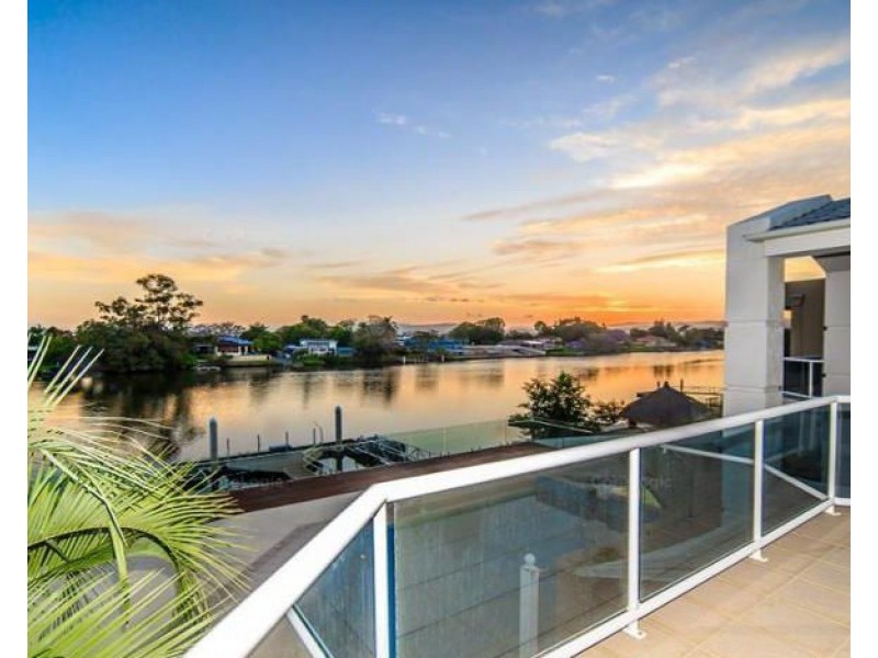 102 Cabana Boulevard, Benowa Waters QLD 4217