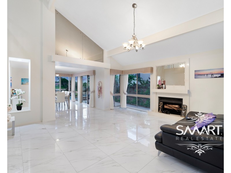 72 Waitomo Street, Broadbeach Waters QLD 4218