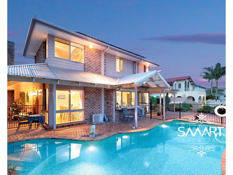 72 Waitomo Street, Broadbeach Waters QLD 4218