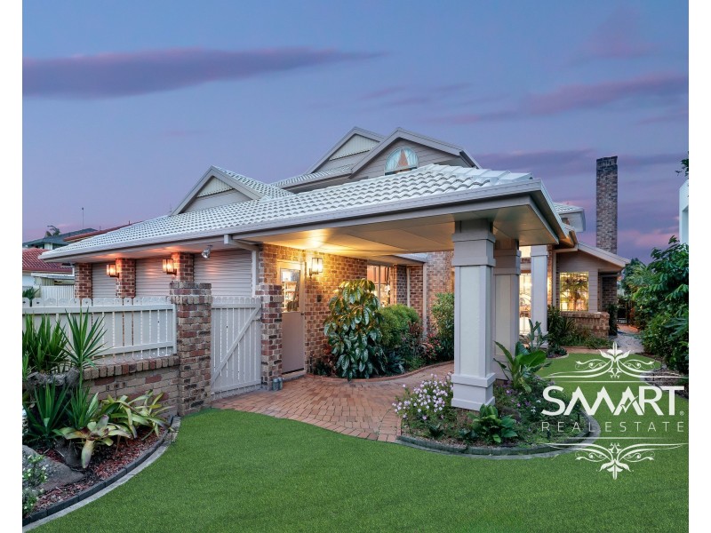 72 Waitomo Street, Broadbeach Waters QLD 4218