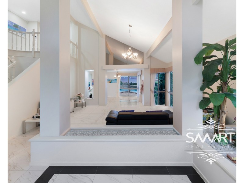 72 Waitomo Street, Broadbeach Waters QLD 4218