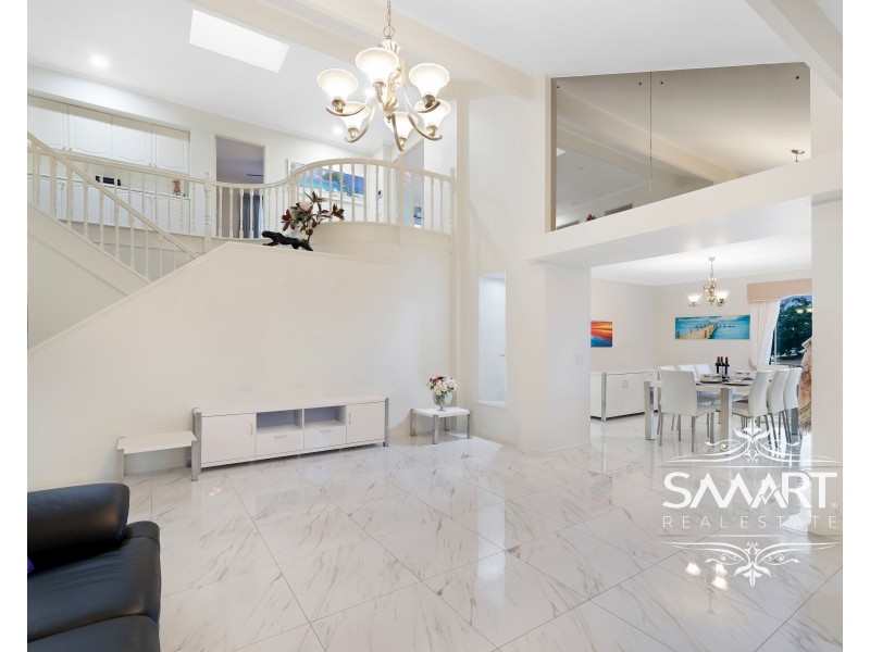 72 Waitomo Street, Broadbeach Waters QLD 4218